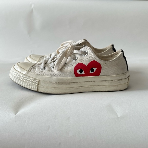 Comme des Garçons Play x Converse Low Top Sneakers! - Picture 4 of 7